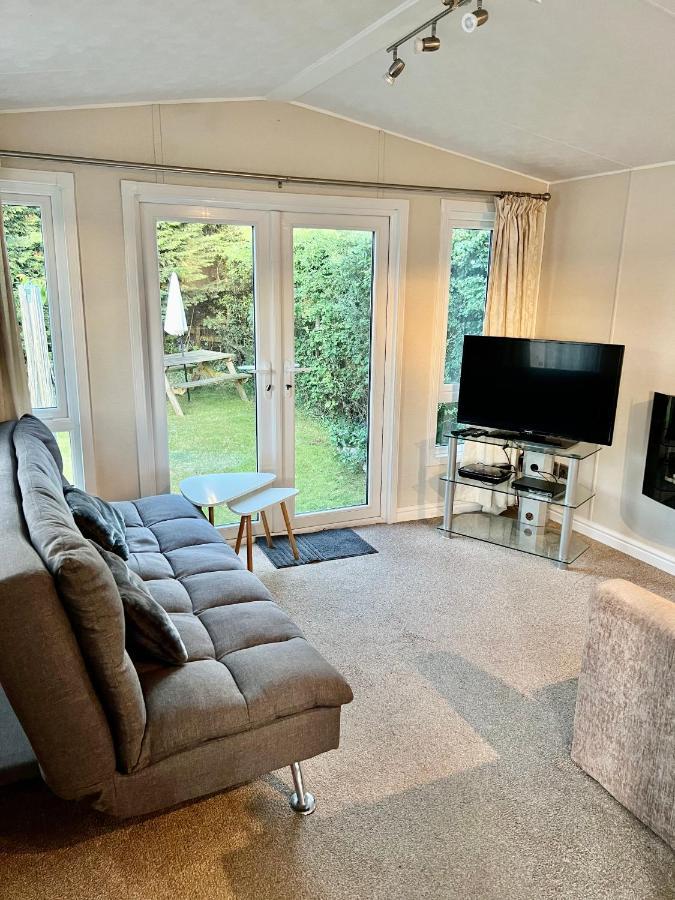 New Forest Hideaway- Self Catering Accommodation Newbridge  Екстер'єр фото