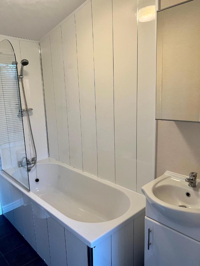 New Forest Hideaway- Self Catering Accommodation Newbridge  Екстер'єр фото