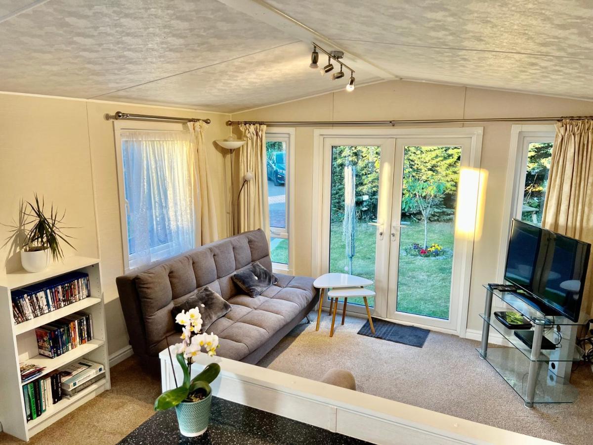 New Forest Hideaway- Self Catering Accommodation Newbridge  Екстер'єр фото
